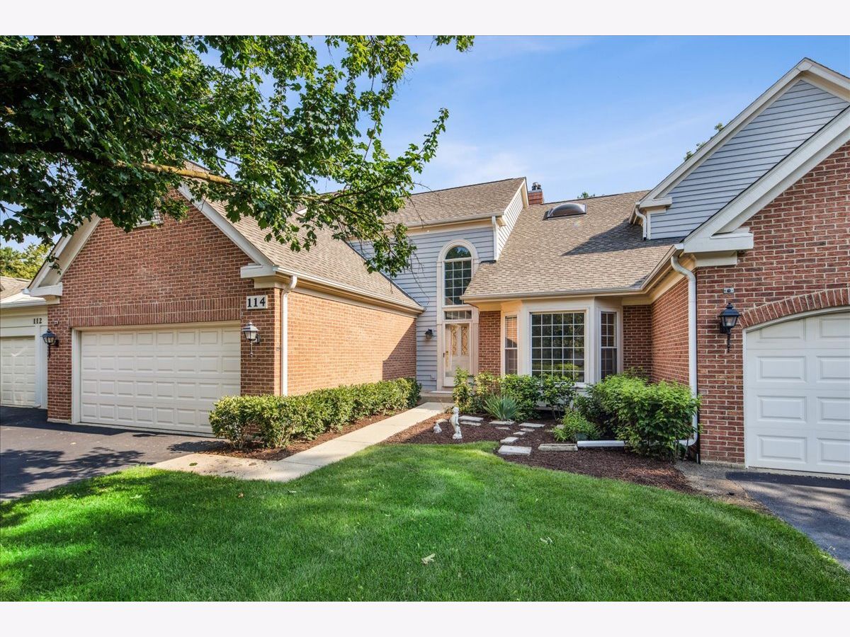  For Sale Glenview Illinois, 114 Penn Court