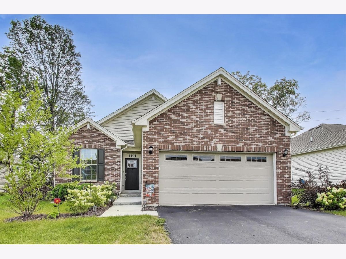 Homes For Rent Andare At Woodlore Estates Crystal Lake Illinois, 1101 Black Cherry