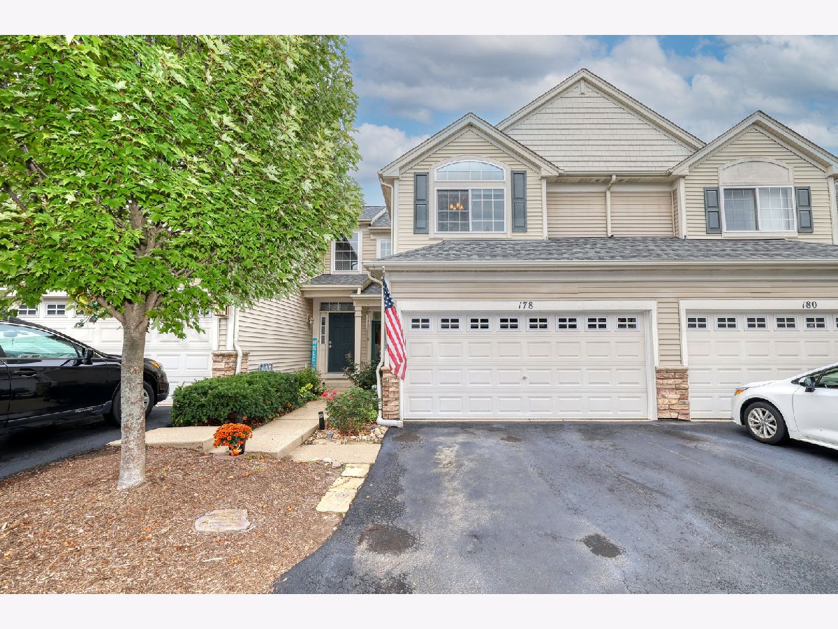 Townhomes & Condos & Homes For Sale Timber Trails Gilberts Illinois, 178 Timber Trails Boulevard