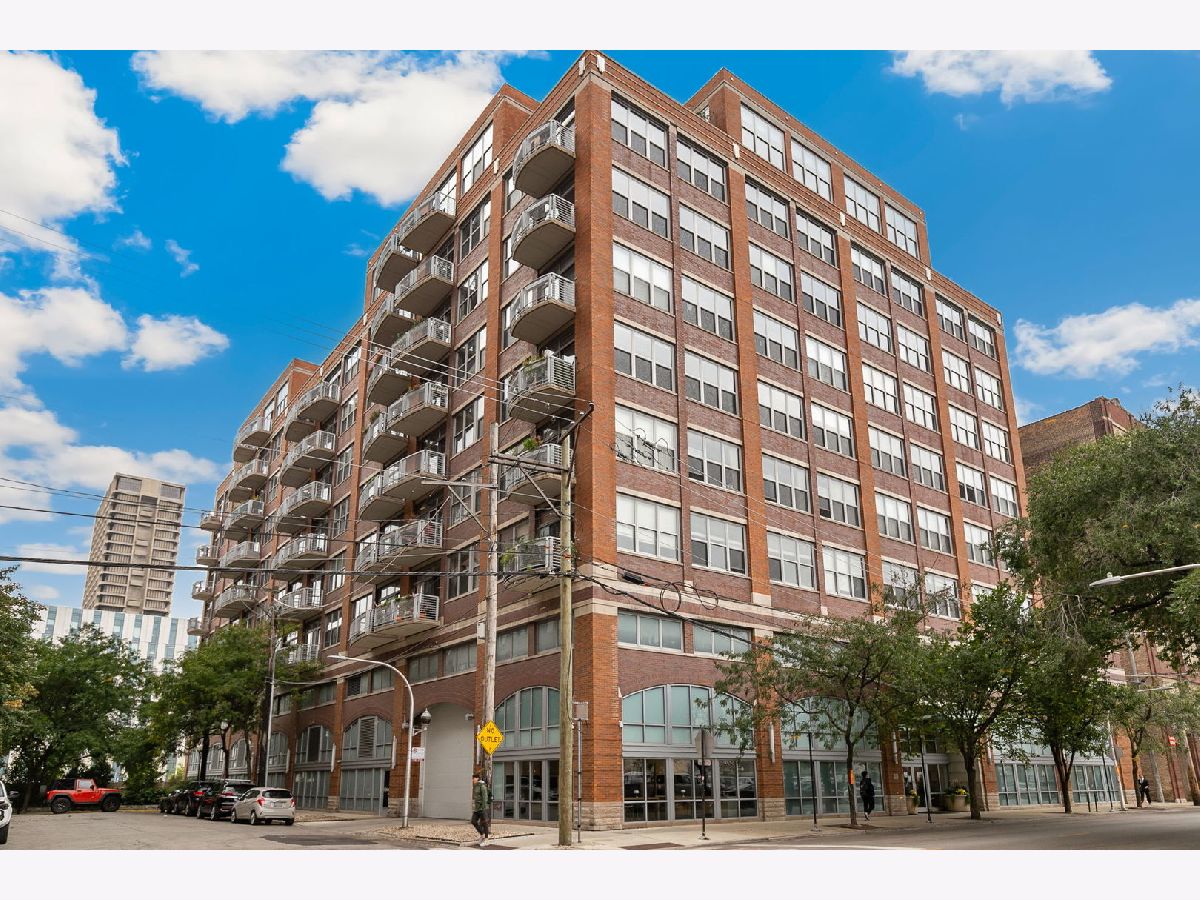  For Sale Chicago Illinois, 933 Van Buren Street