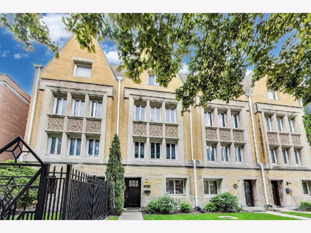 Condos & Townhomes & Homes For Sale Bronzeville Chicago Illinois, 3215 Calumet Avenue