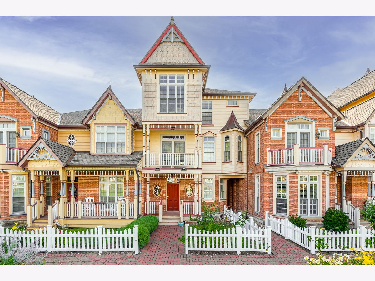 Townhomes & Condos Rented English Rows Naperville Illinois, 4151 Royal Mews