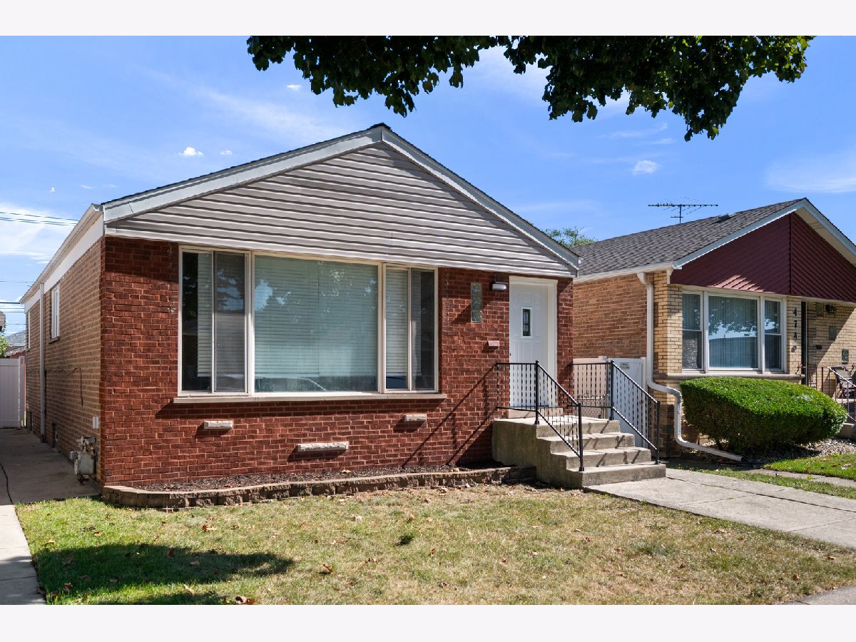 Homes For Sale Stickney Chicago Illinois, 4745 Leamington Avenue