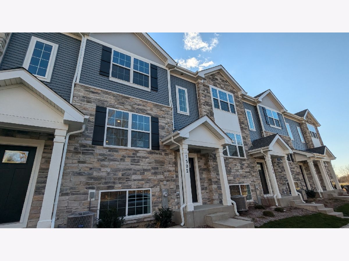 Condos & Townhomes & Homes For Rent The Grasslands Bartlett Illinois, 1392 Foxglove