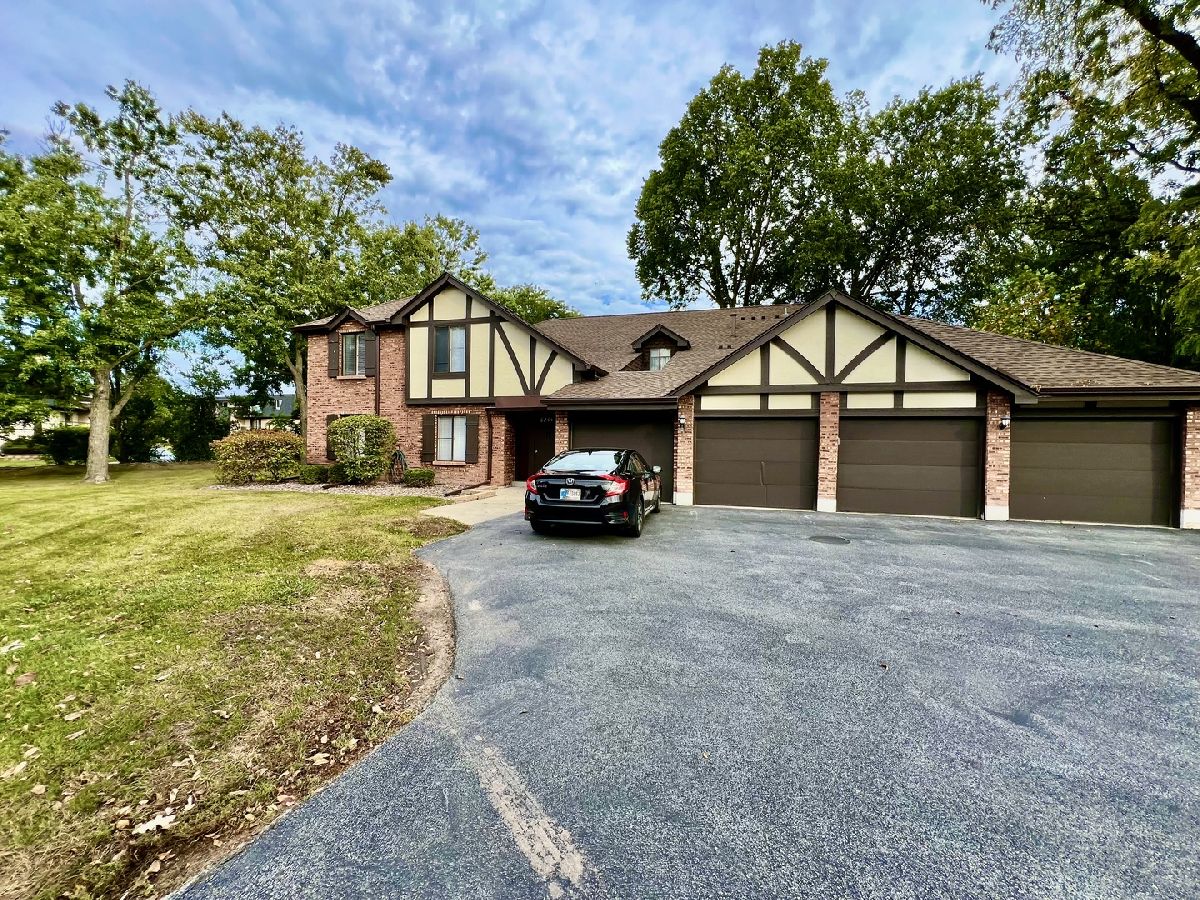  For Sale Palos Hills Illinois, 8246 Holly Court