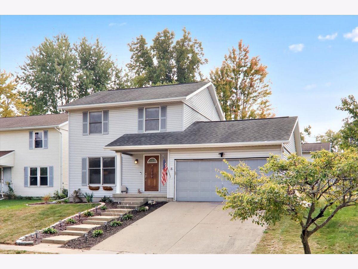  For Sale Bloomington Illinois, 8 Haney Court