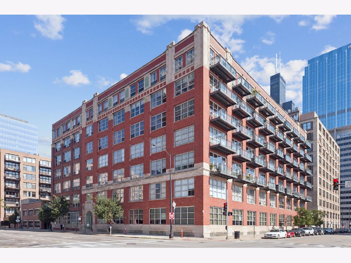 Rented Chicago Illinois, 333 Desplaines