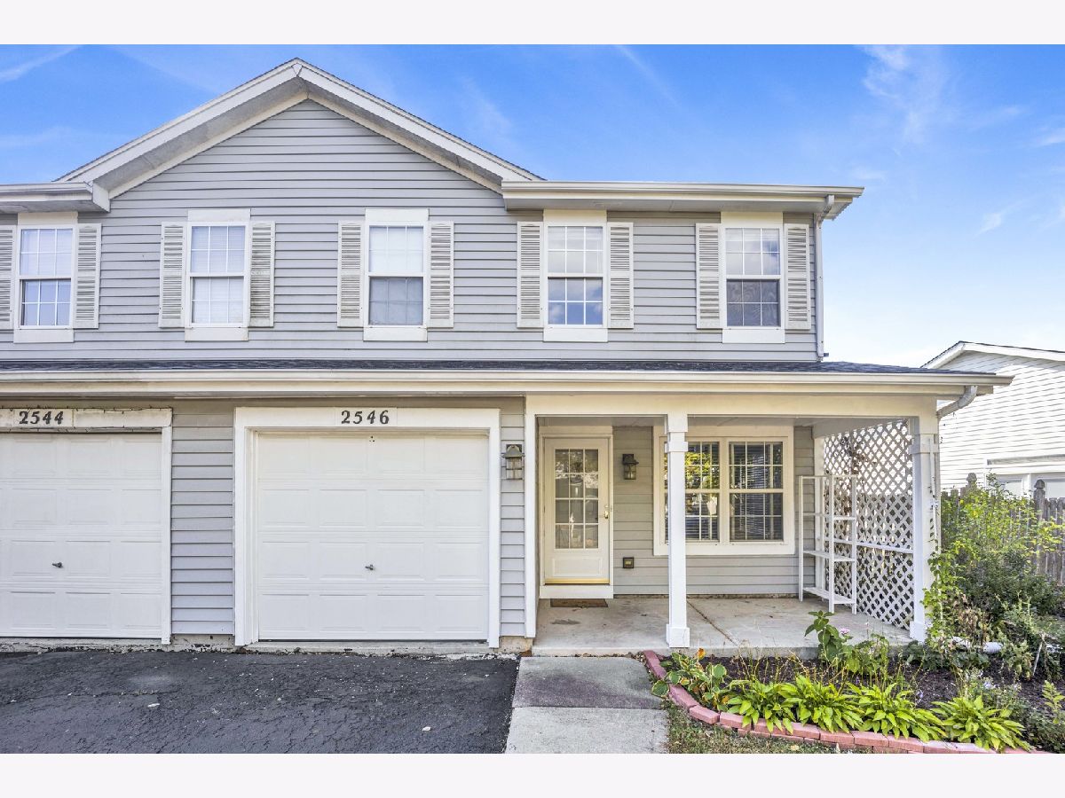 Townhomes & Condos & Homes Rented Woodlake Naperville Illinois, 2546 Eldorado