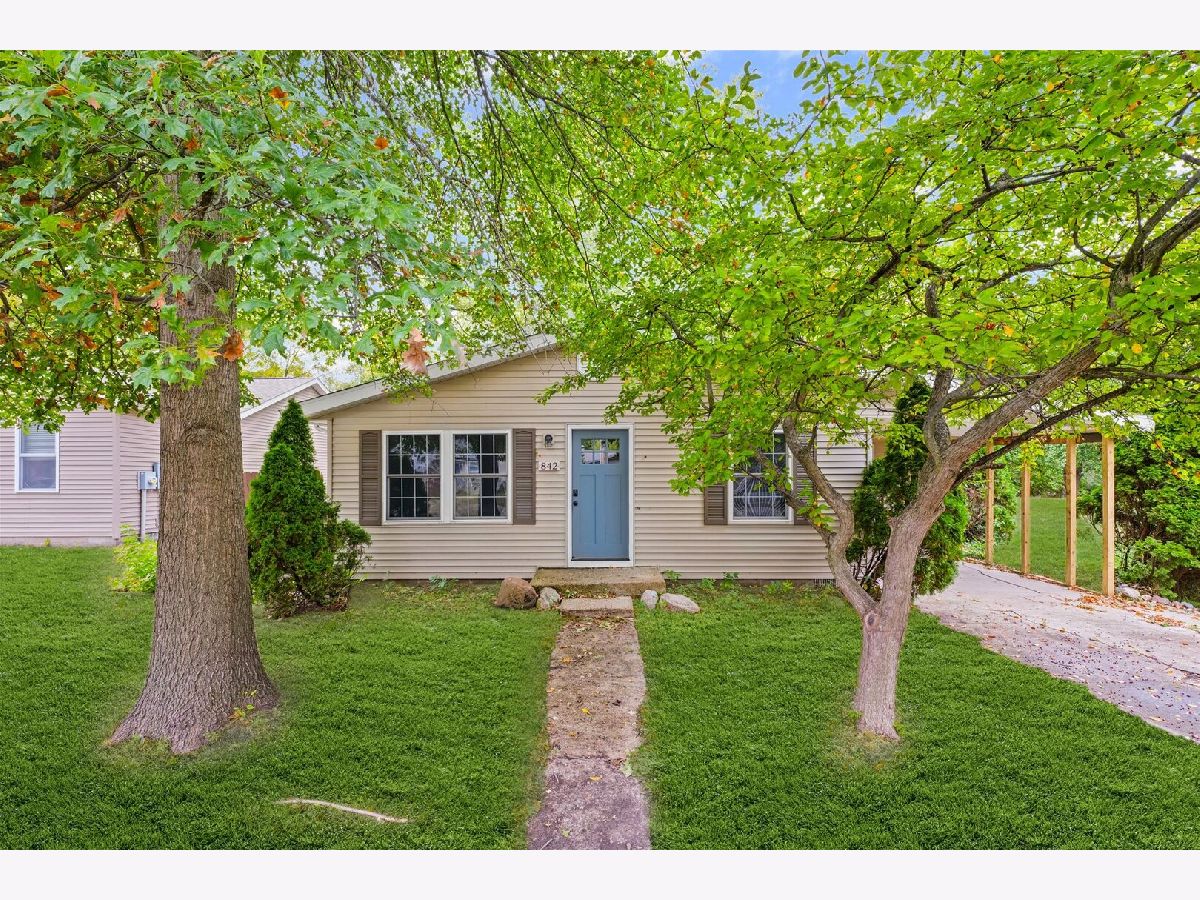  For Sale Monticello Illinois, 842 Walnut Street