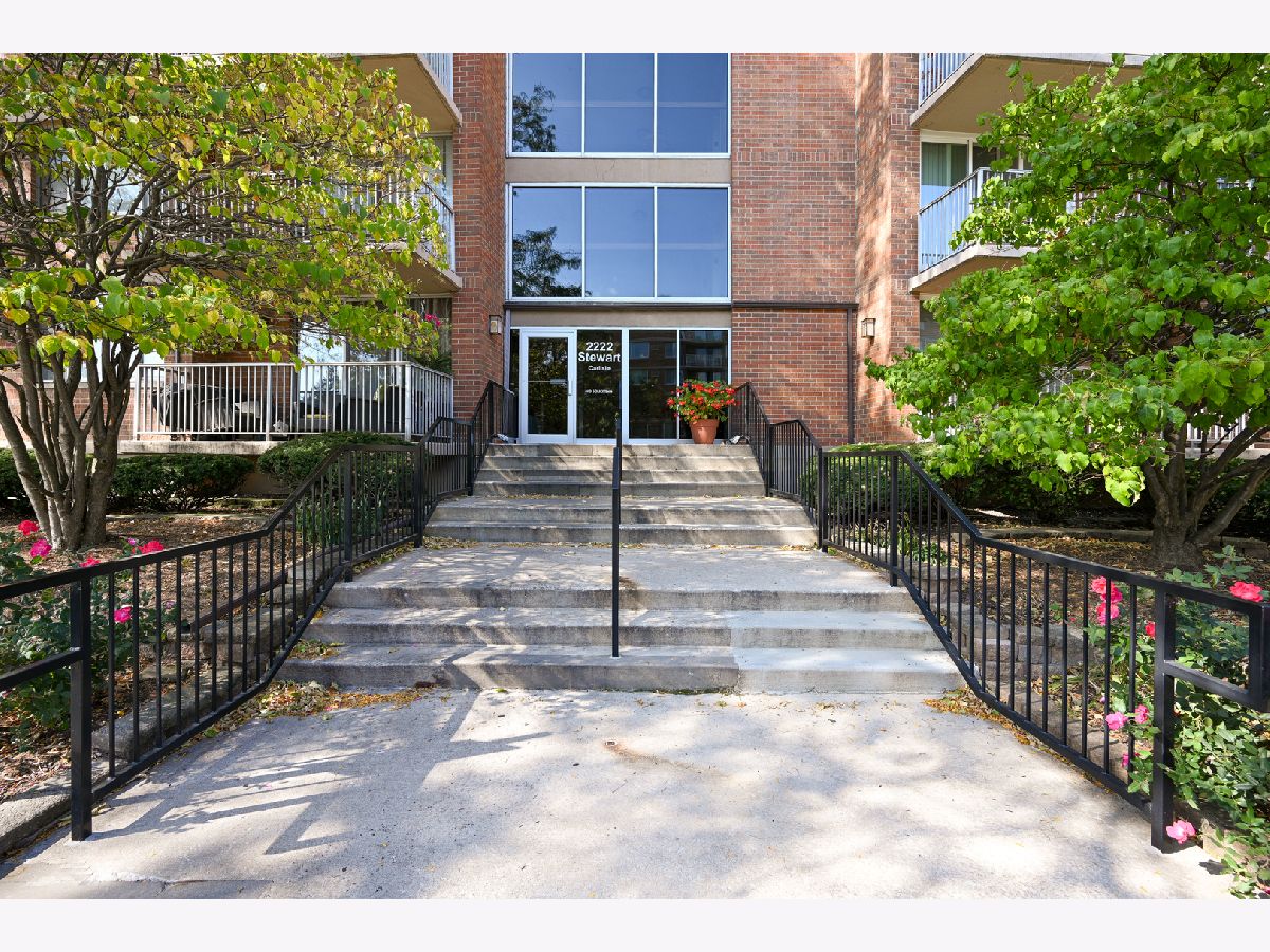 Condominiums For Sale Yorktown Green Lombard Illinois, 2222 Stewart Avenue