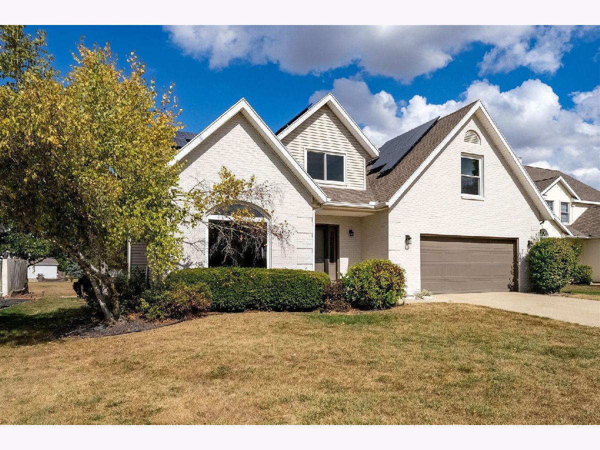 Homes & Condos & Townhomes For Sale Old Farm Lakes Bloomington Illinois, 10 Prenzler Drive