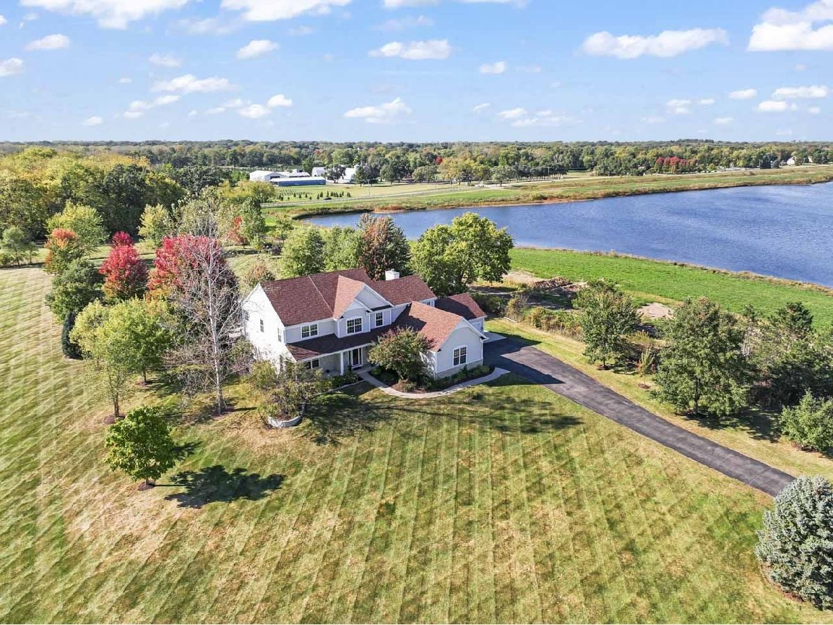 For Sale Spring Grove Illinois, 9307 Daniel Lane
