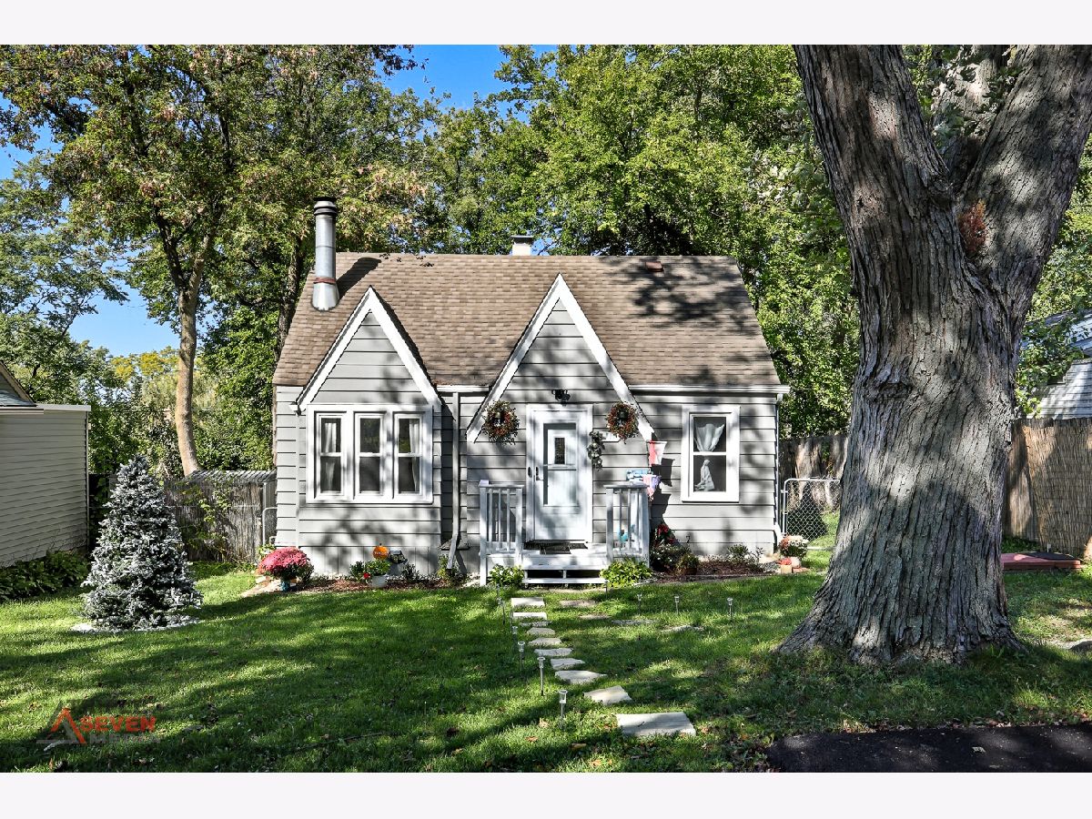  For Sale Wonder Lake Illinois, 7718 Beach Road