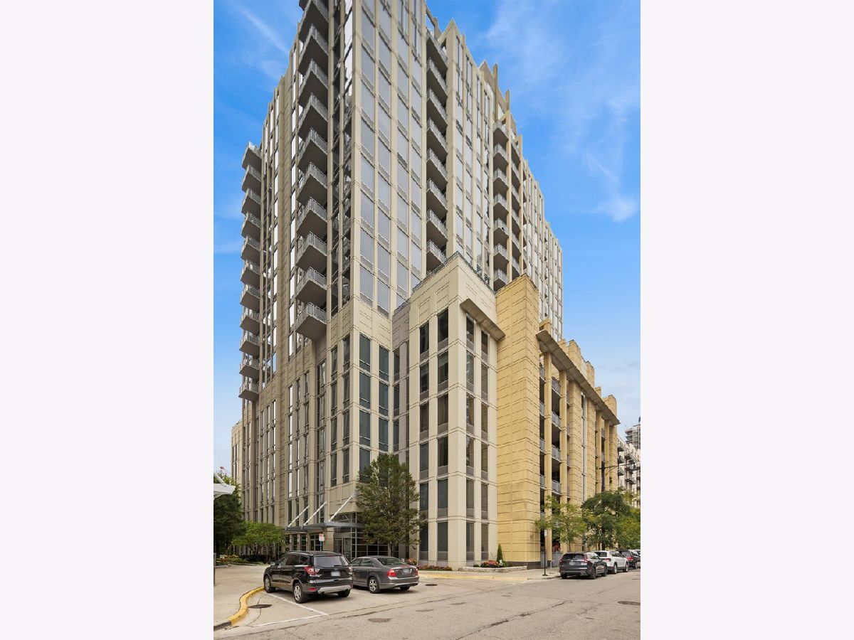  Rented Chicago Illinois, 720 Larrabee