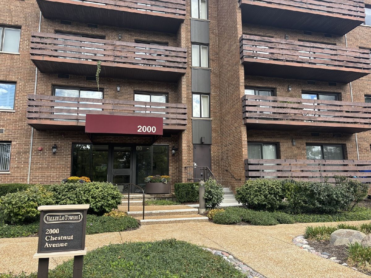  For Sale Glenview Illinois, 2000 Chestnut Avenue