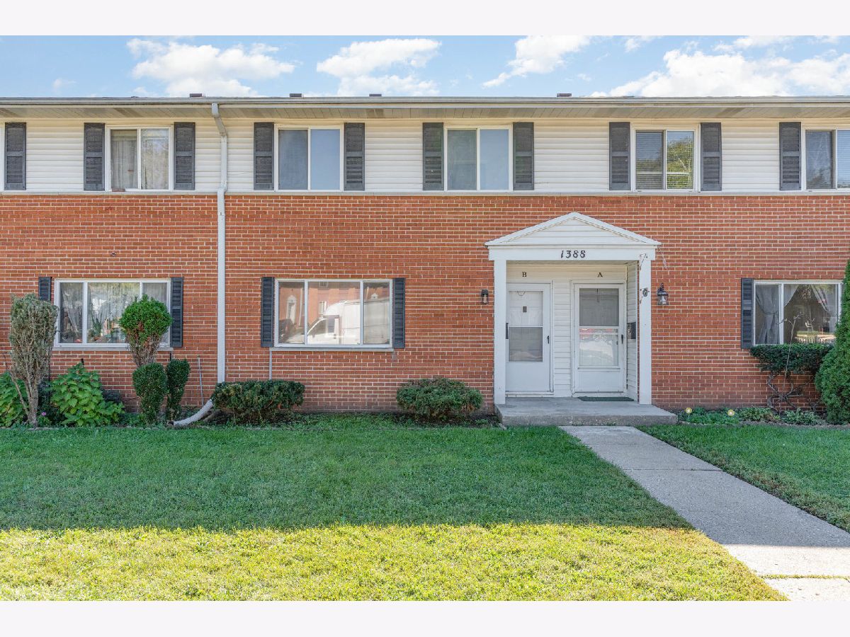  For Sale Aurora Illinois, 1388 Monomoy Street
