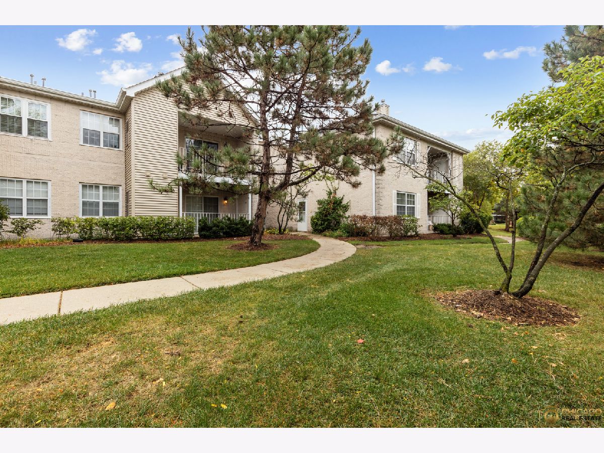  For Sale Carol Stream Illinois, 784 Gary Avenue