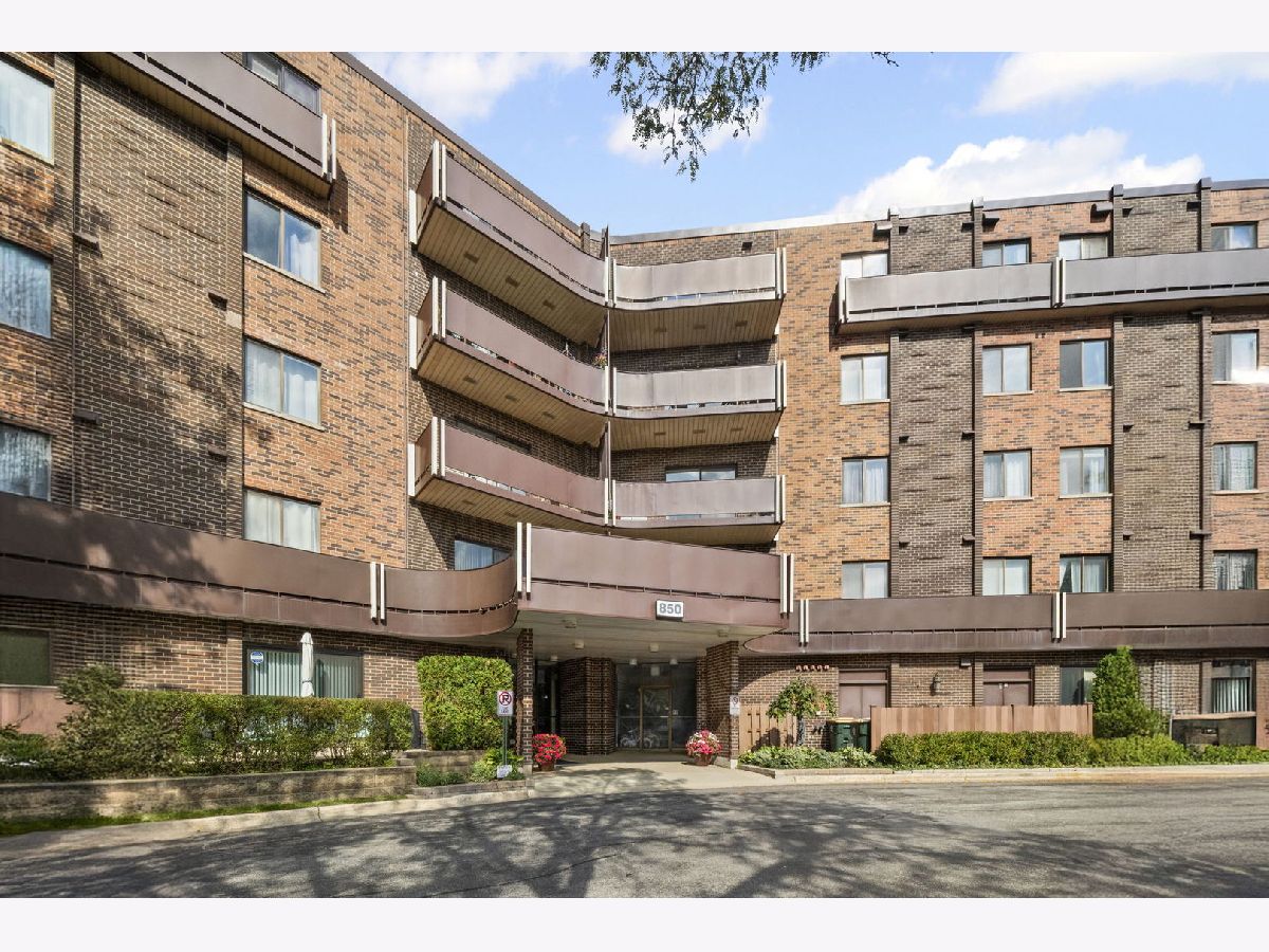  For Sale Elk Grove Village Illinois, 850 Wellington Avenue