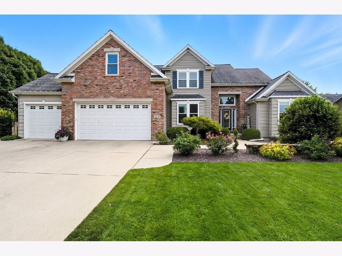 Homes & Condos & Townhomes For Sale Eagle Crest East Bloomington Illinois, 3709 Rave Road