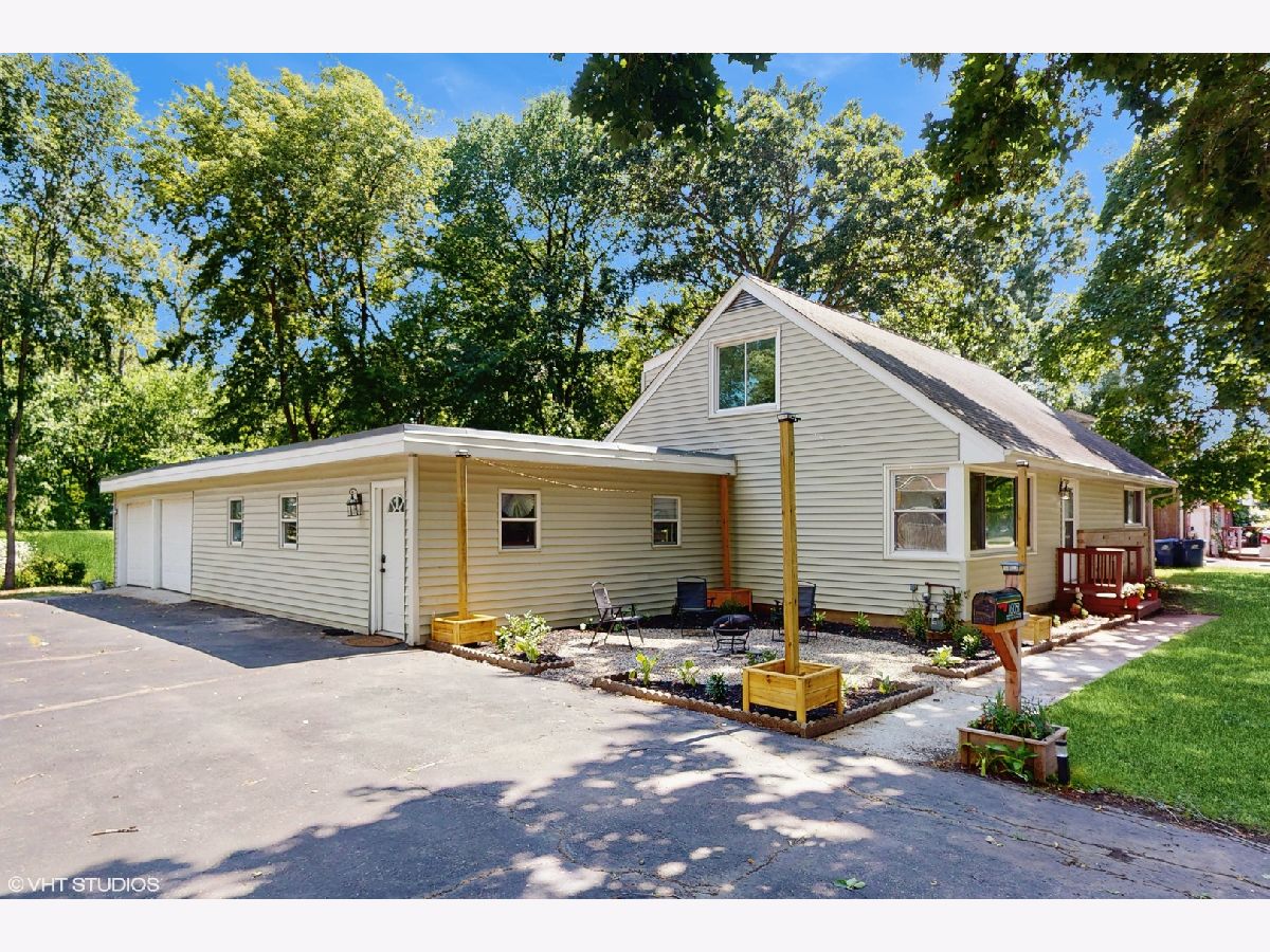  For Sale Libertyville Illinois, 16051 Des Plaines Drive