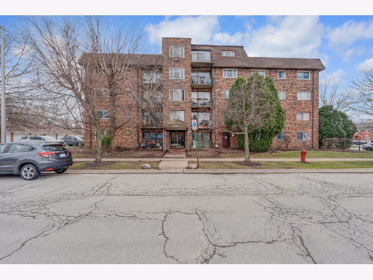 Rented Oak Lawn Illinois, 7117 93rd