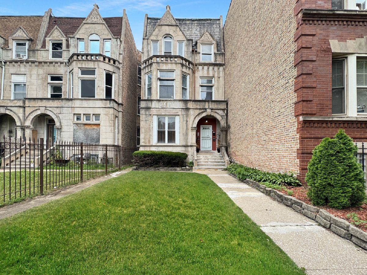  For Sale Chicago Illinois, 5943 Indiana Avenue