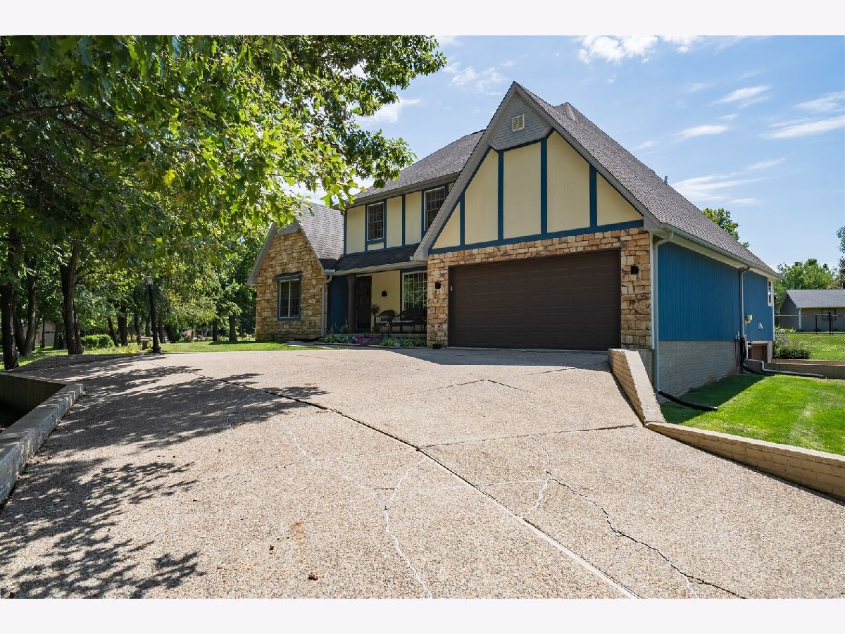  For Sale Towanda Illinois, 1 Timber Creek Court