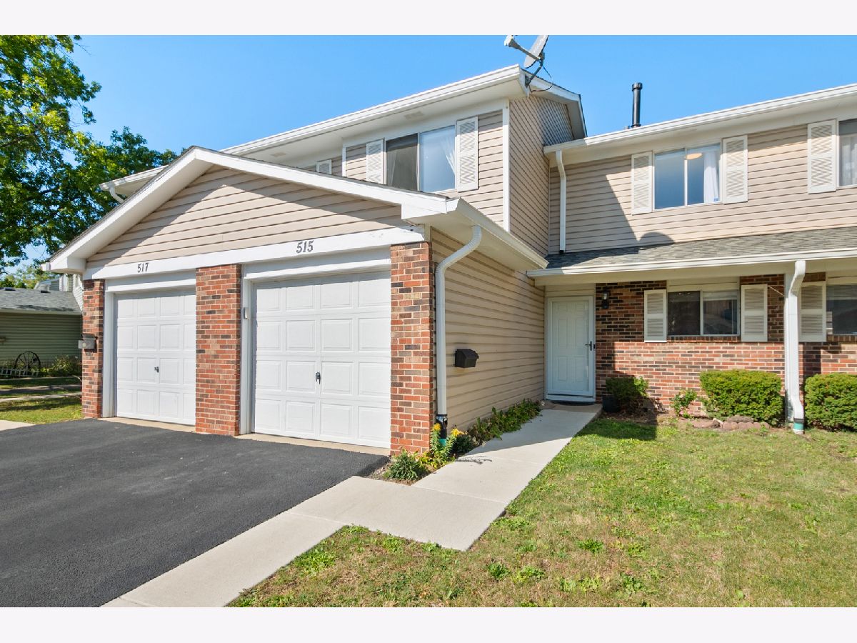 For Sale Carol Stream Illinois, 515 Dakota Court