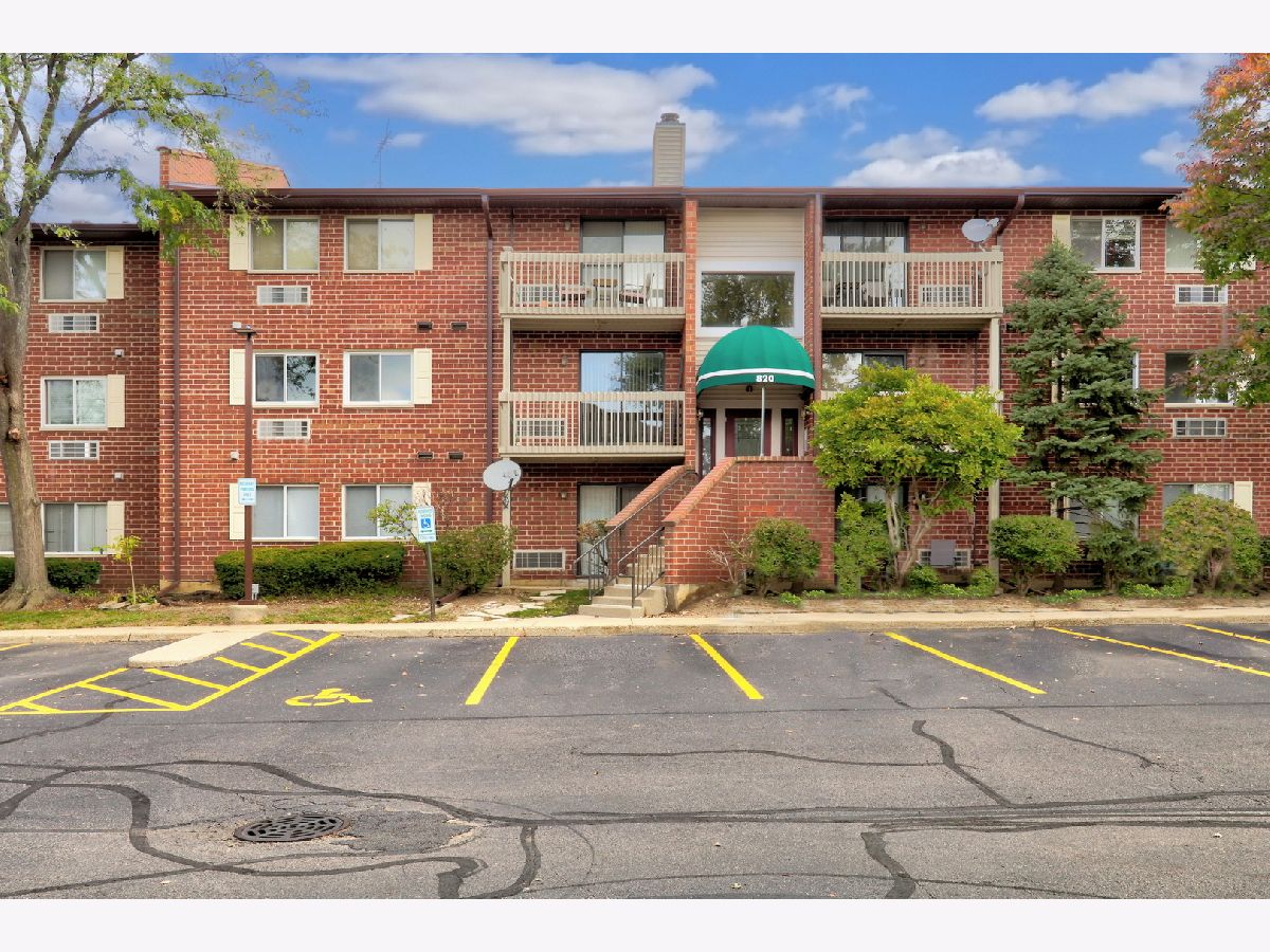 For Sale Vernon Hills Illinois, 820 Lakeside Drive