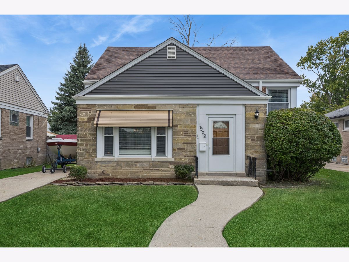  For Sale Westchester Illinois, 1908 Belleview Avenue