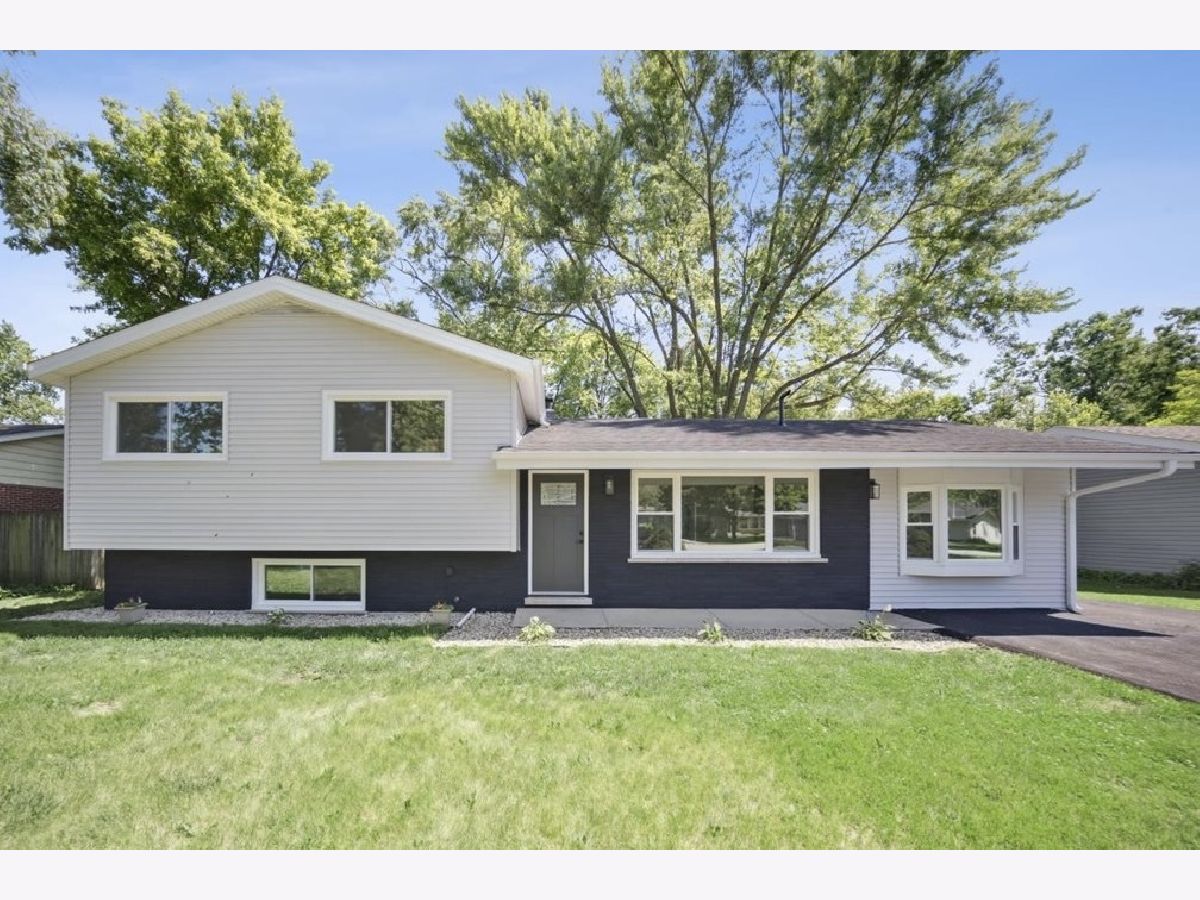 Homes For Sale Valley View Glen Ellyn Illinois, 22W633 Burr Oak Drive