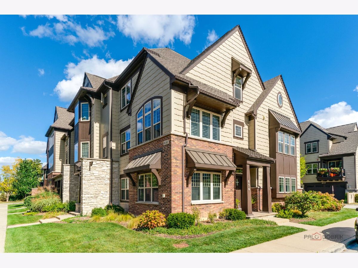 Townhomes For Sale Parkside Of Libertyville Libertyville Illinois, 654 Parkside Court