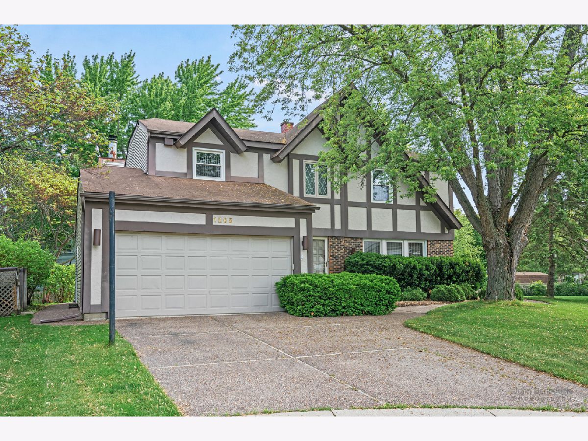 Homes For Sale Devonshire Buffalo Grove Illinois, 1265 Devonshire Road