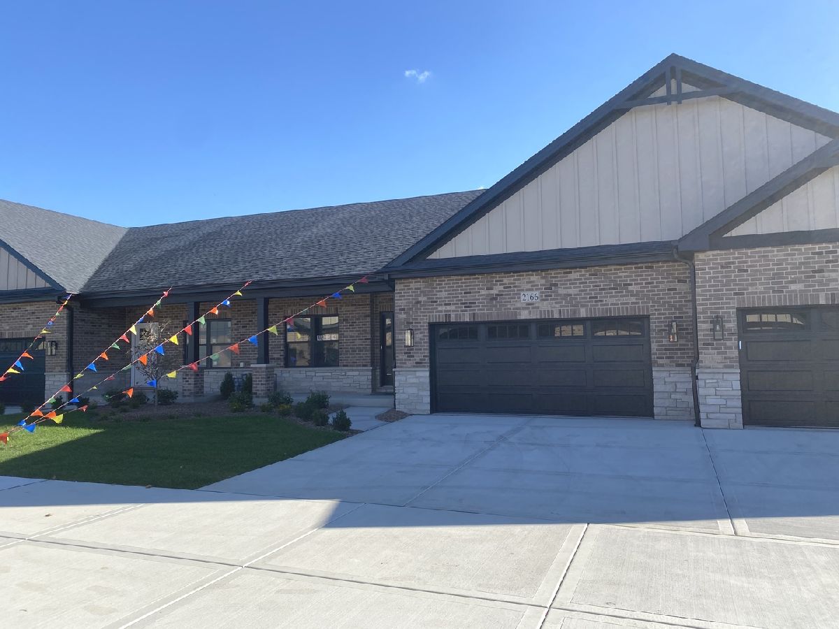 Homes & Condos & Townhomes For Sale Sky Harbor New Lenox Illinois, 2166 Sky Harbor Drive