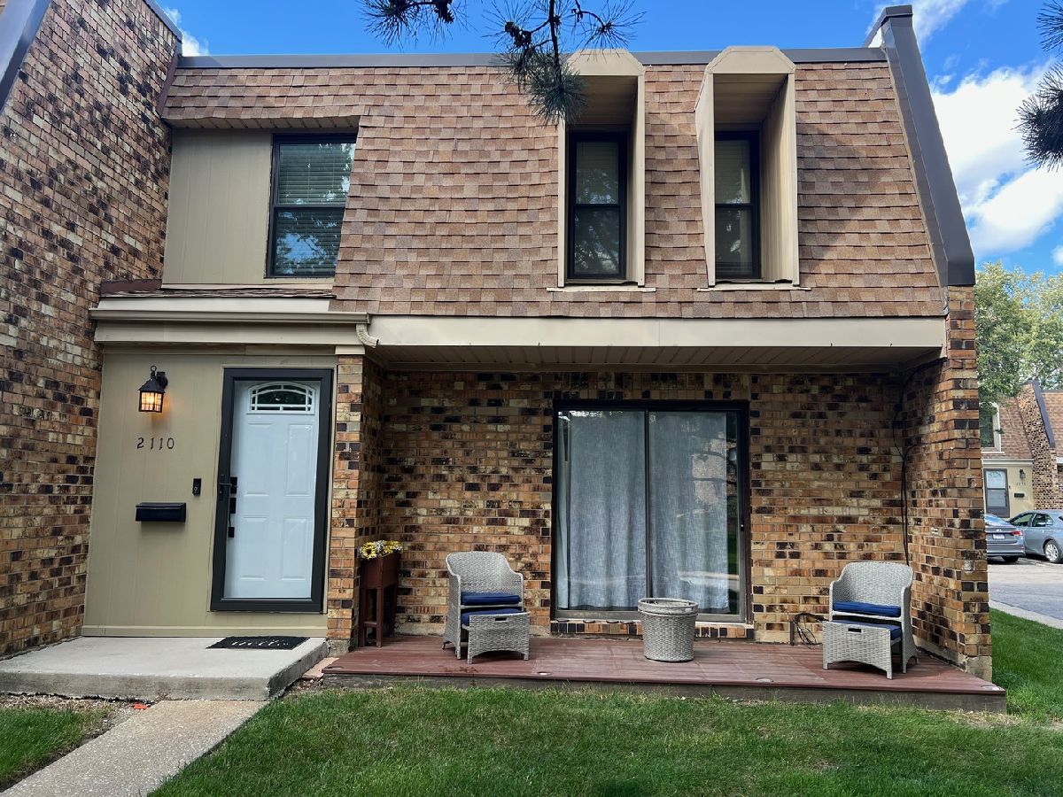  For Sale Woodridge Illinois, 2110 Country Club Drive