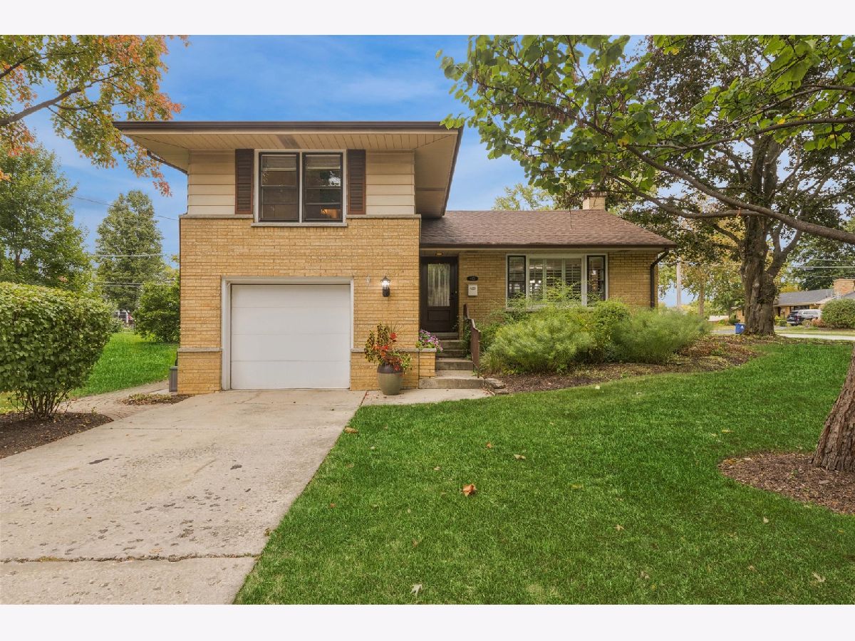 Homes For Sale East Highlands Naperville Illinois, 465 Hillside Road