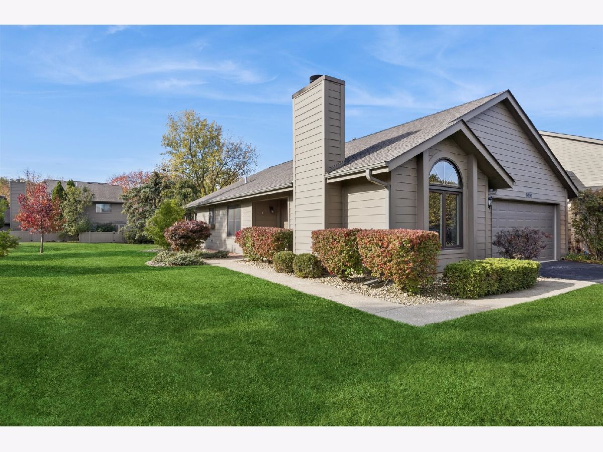 For Sale Darien Illinois, 8032 Wildwood Lane