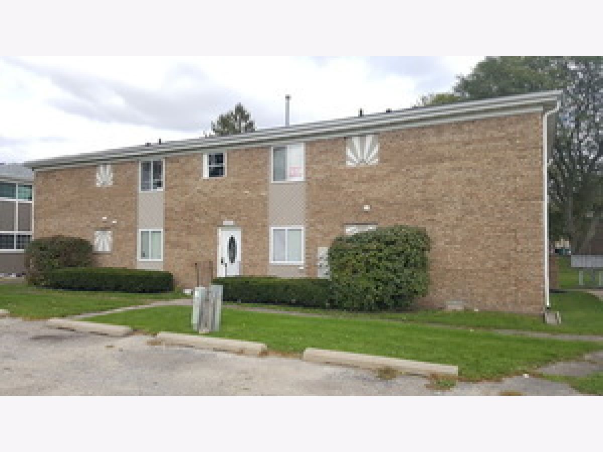  Rented Sandwich Illinois, 308 Wilshire