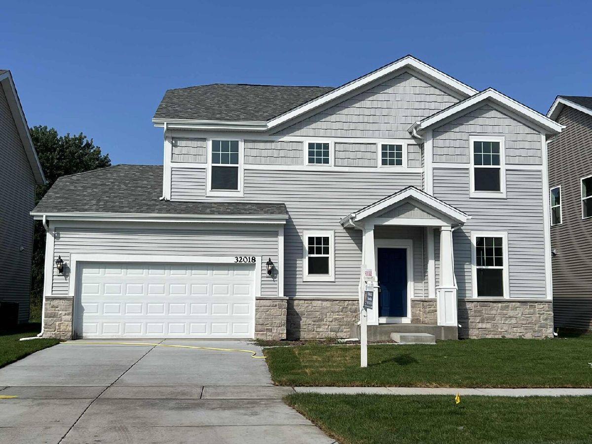 For Sale Lakemoor Illinois, 32018 Savannah Drive