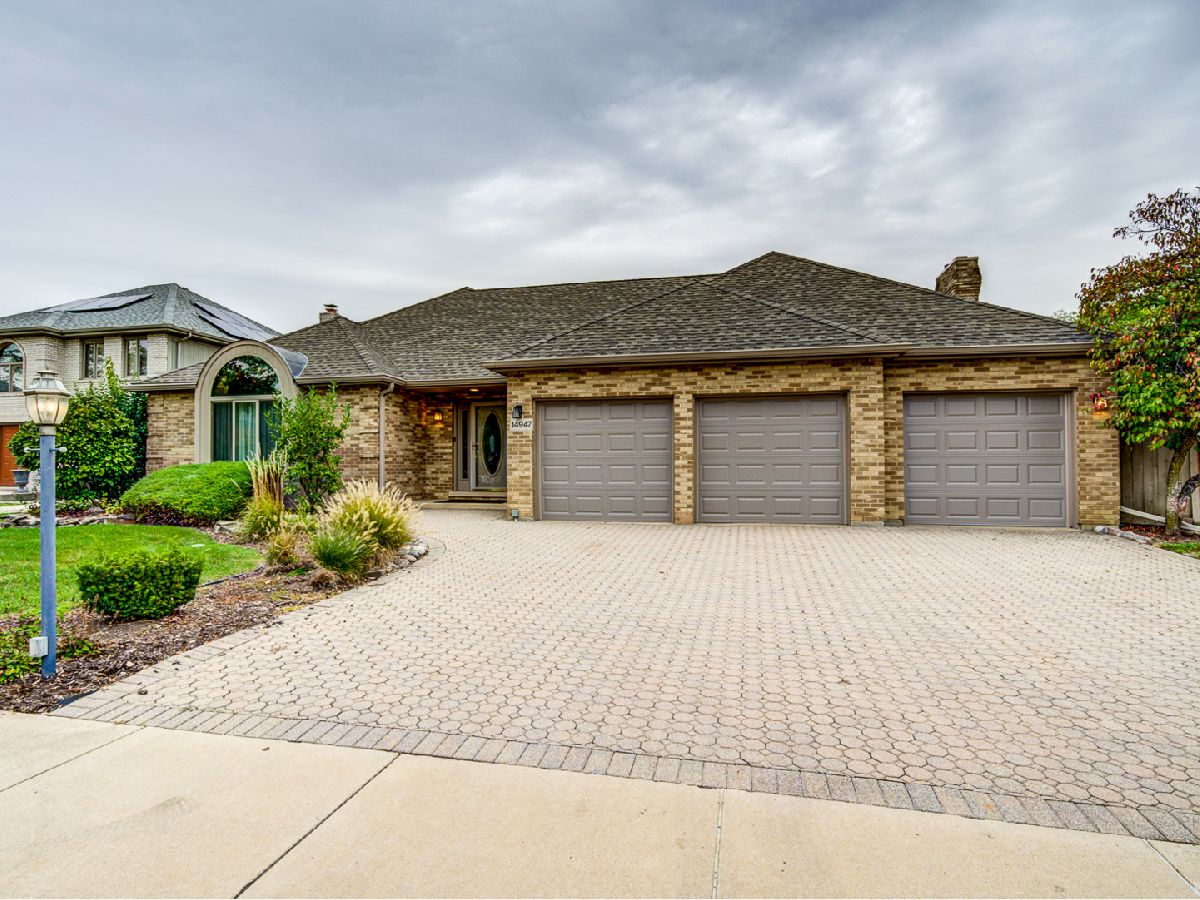  For Sale Oak Forest Illinois, 14947 Landings Lane