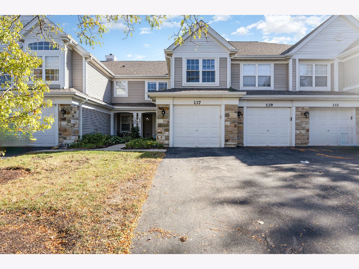  For Sale Carol Stream Illinois, 137 President Court