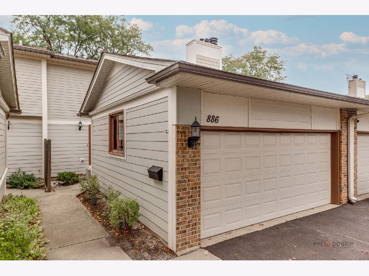  For Sale Deerfield Illinois, 886 Swan Lane