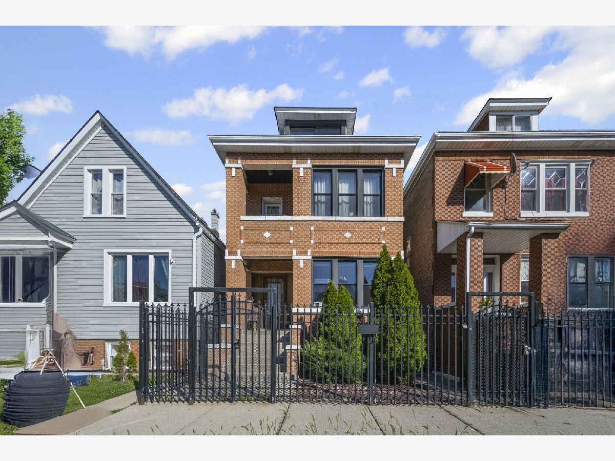 Rented Chicago Illinois, 4537 Richmond