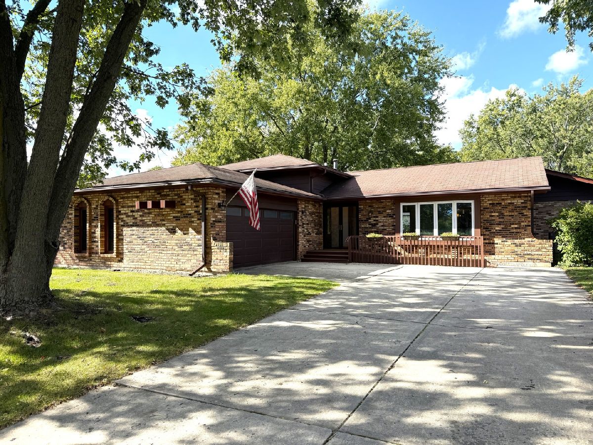  For Sale Frankfort Illinois, 701 Brookside Lane