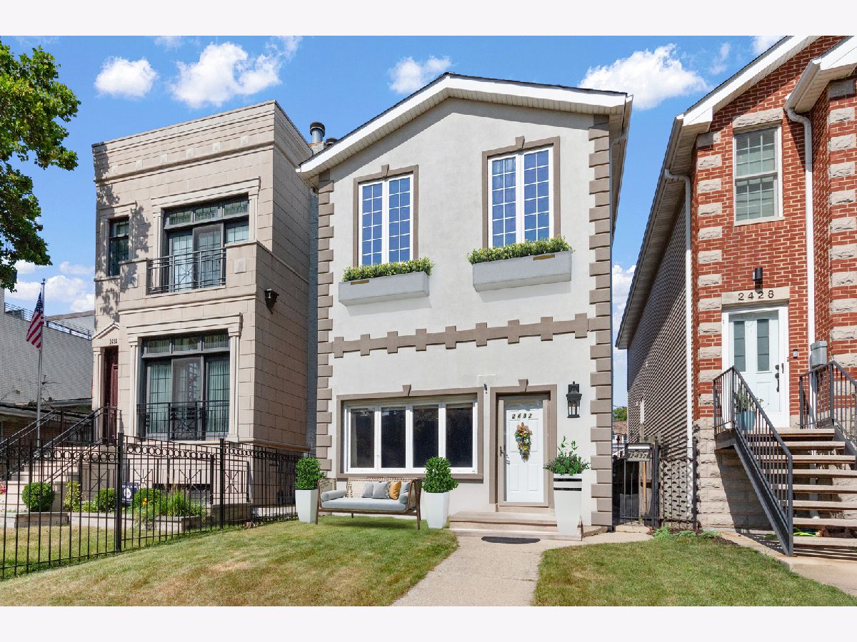 Condos & Townhomes & Homes For Sale West Town Chicago Illinois, 2432 Ohio Street