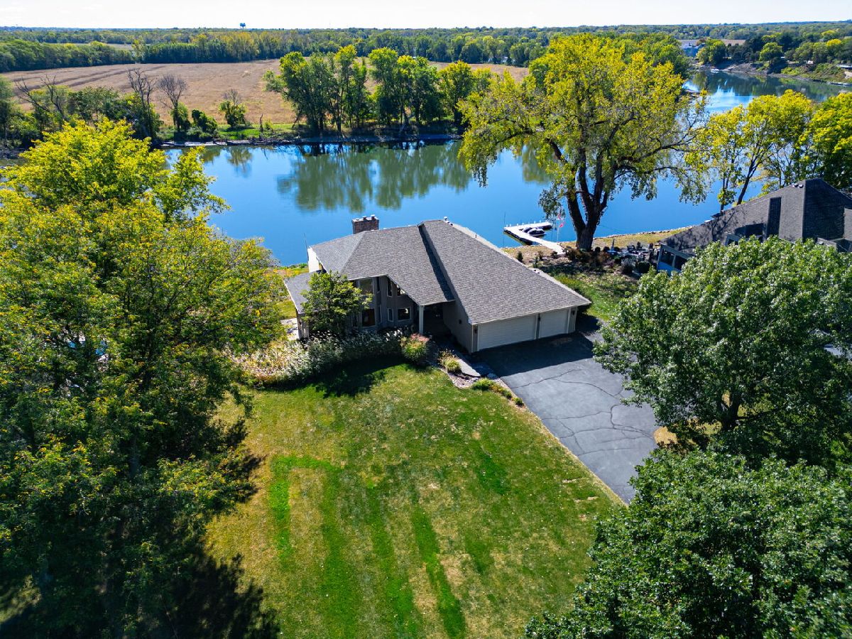  For Sale Roscoe Illinois, 9802 River Bend Drive