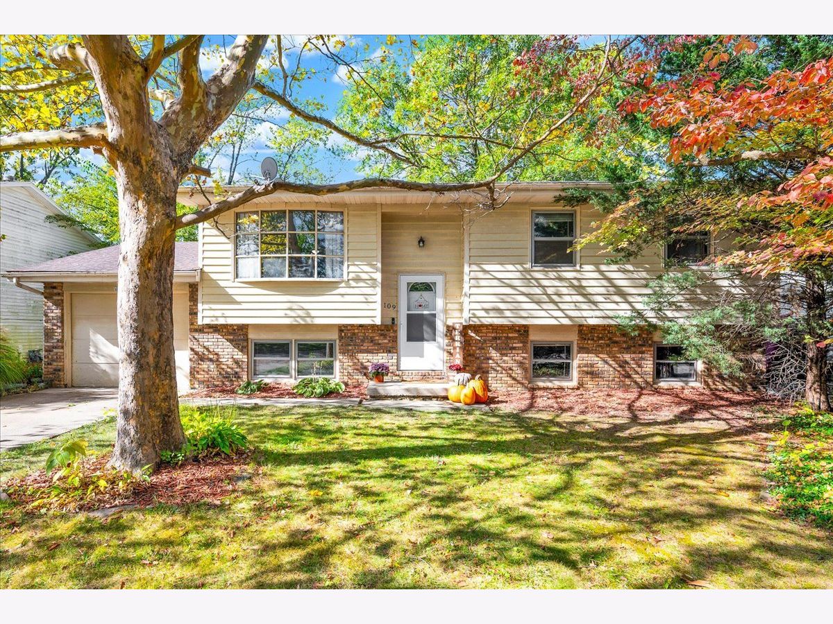  Sold Bloomington Illinois, 109 Evergreen