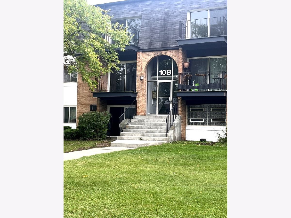 Condominiums For Sale Windhaven Palatine Illinois, 10B Dundee Quarter Drive