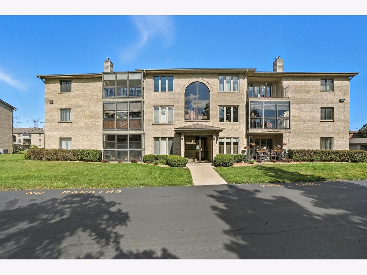  For Sale Crestwood Illinois, 5018 Midlothian Turnpike