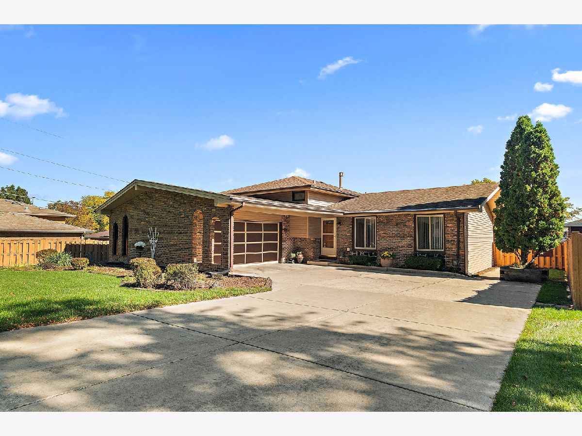 For Sale Hickory Hills Illinois, 9241 Kean Avenue